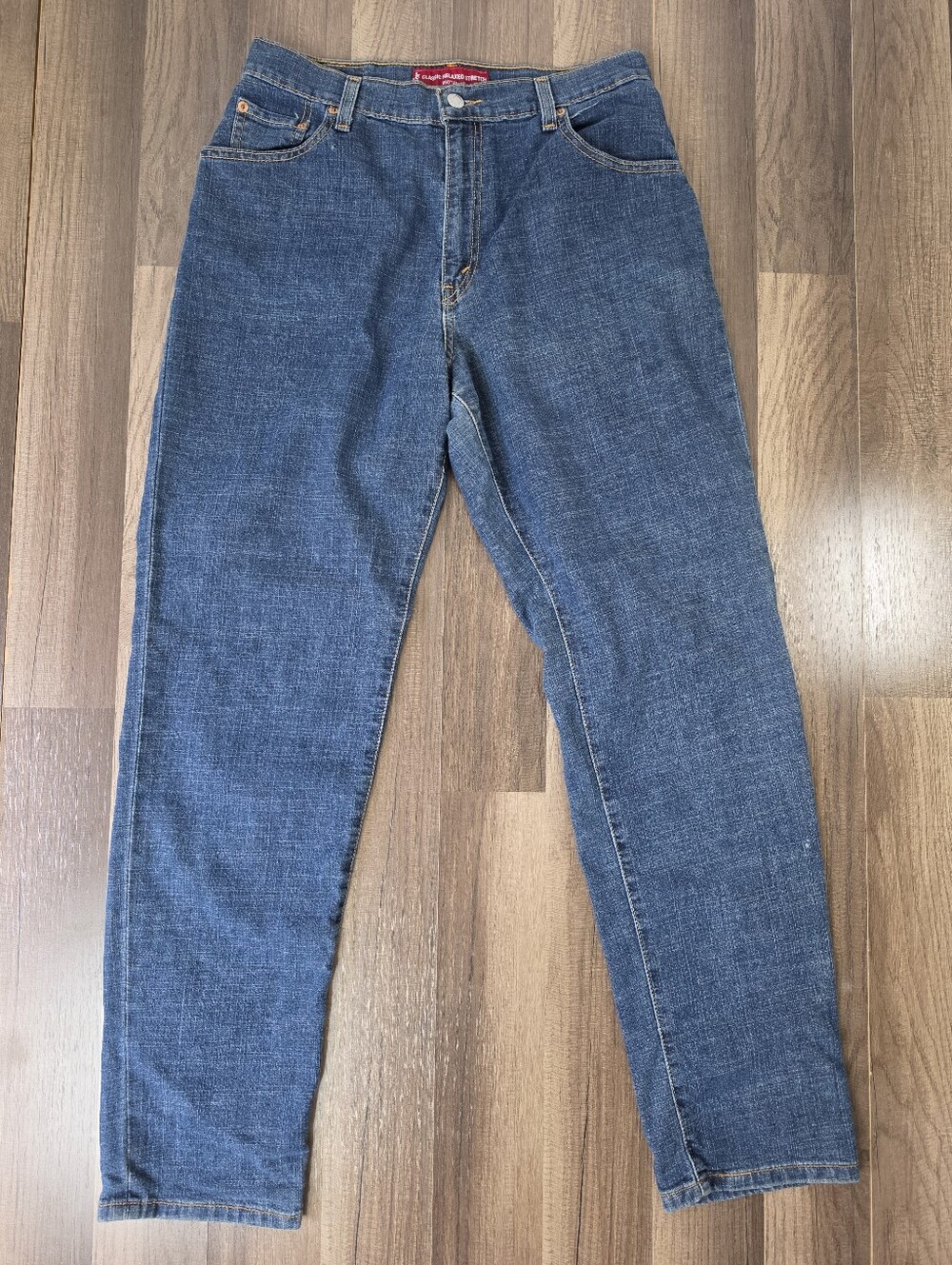 Vintage Y2K Levi’s 550 Classic Relaxed Stretch Jeans Tapered Normcore Chic. 12M